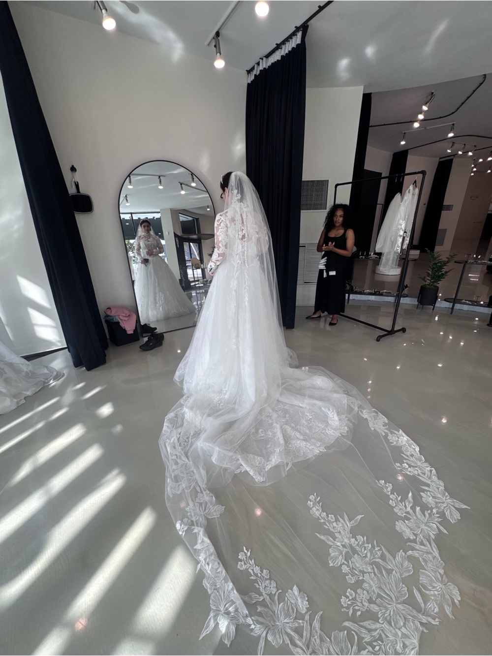 Elegant White Bridal Floral Lace Veil